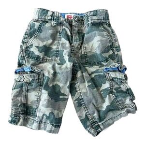 Levi’s Jeans Cotton Cargo Shorts, Size 7-8, Green Camo